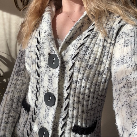 Papillon Y2K Black and White Knit Cardigan - Picture 8 of 8